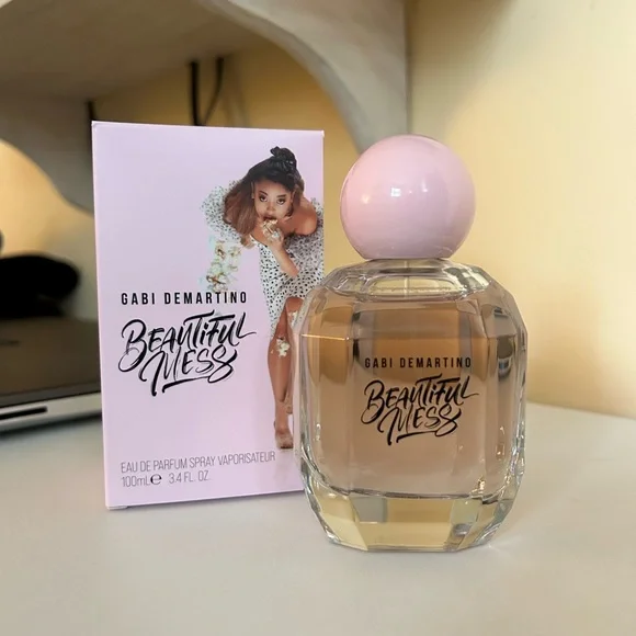 Gabi Demartino perfume “beautiful mess”